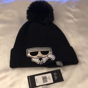 Karl Lagerfeld Paris Black Ribbed Beanie Karl Patch Black Faux Fur Pom OS NWT